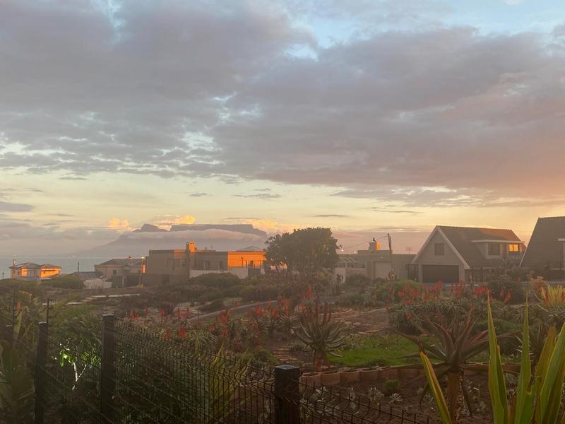 To Let 2 Bedroom Property for Rent in Bloubergstrand Western Cape